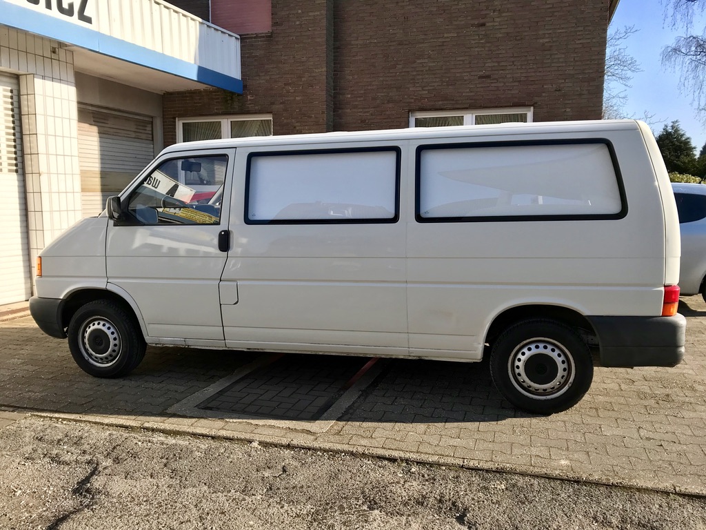 Unser VW T4: Vom ehemaligen Kirchenbus zum selbst ausgebauten Camper